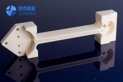 半導(dǎo)體行業(yè)：氧化鋁陶瓷發(fā)展的又一個里程碑！